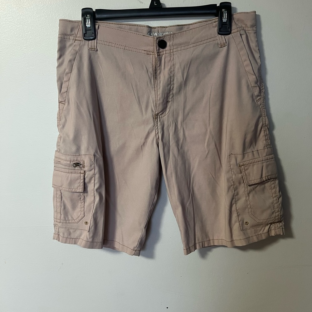 Wrangler Men's Light Tan Cargo Shorts